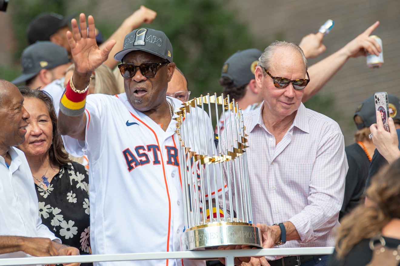 Astros officially sign manager Dusty Baker to contract for 2023 season