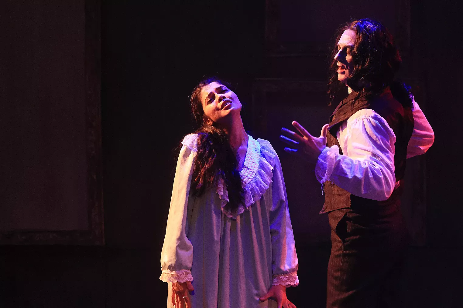 Classical Theatre Company Sinks Its Teeth Into a Thrilling Dracula
