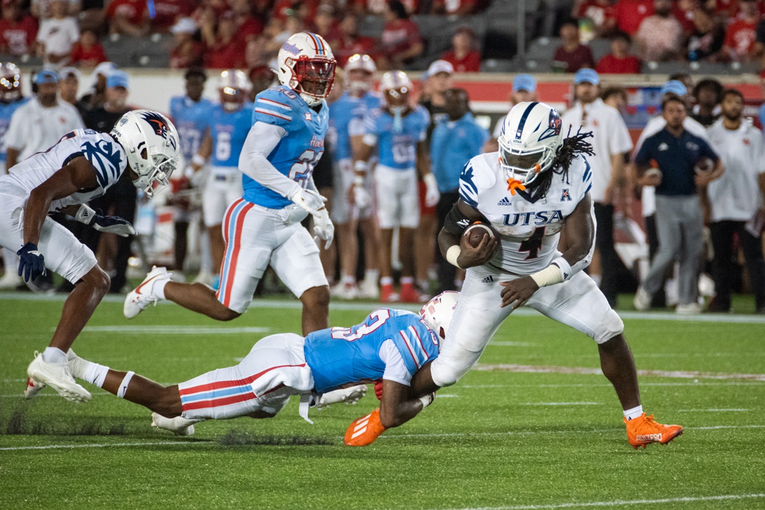 UH Coogars Beat UTSA Roadrunners