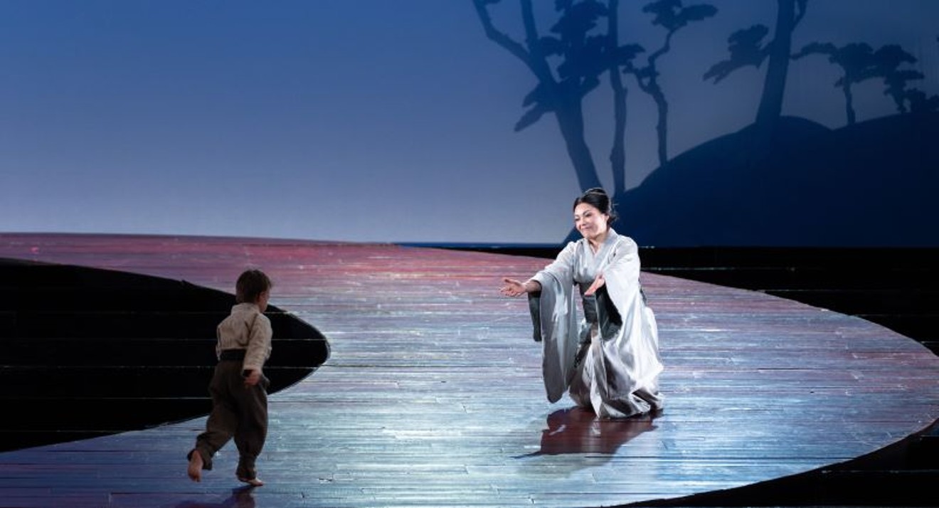 Madame Butterfly (Ailyn Peréz) welcomes her son.