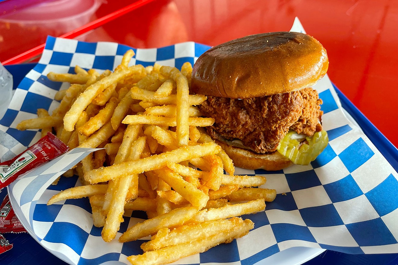 Even I could handle the incredible hot chicken sandwich at Lea Jane's.