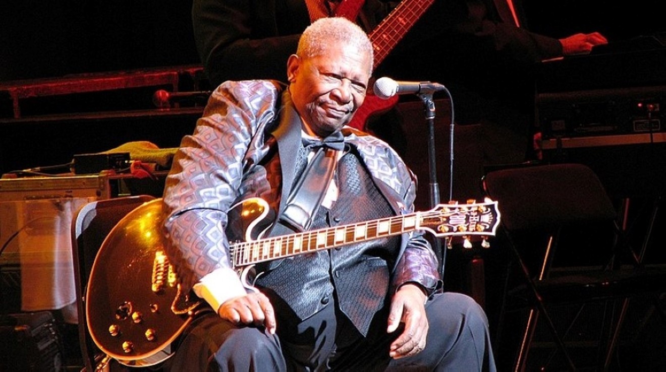 B.B. King on stage in 2007, toward the end.  It was a difficult period for both the guitarist and his audience.