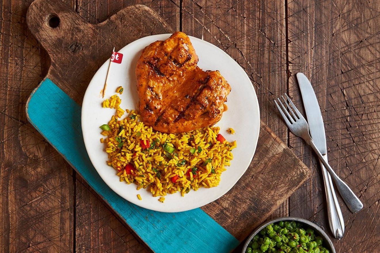 Nando's brings its famous chicken to Houston.