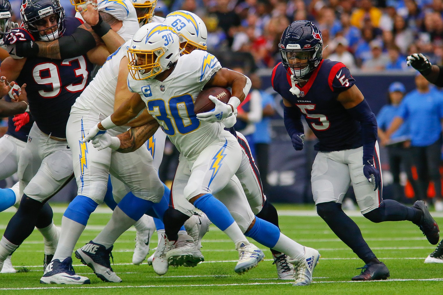 Chargers Best the Winless Texans