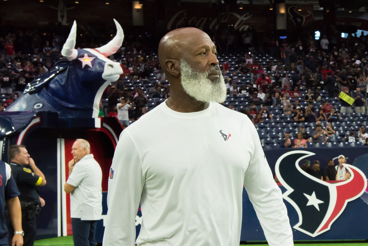 Indianapolis Colts Invade NRG Stadium in 2022 Season Oepner