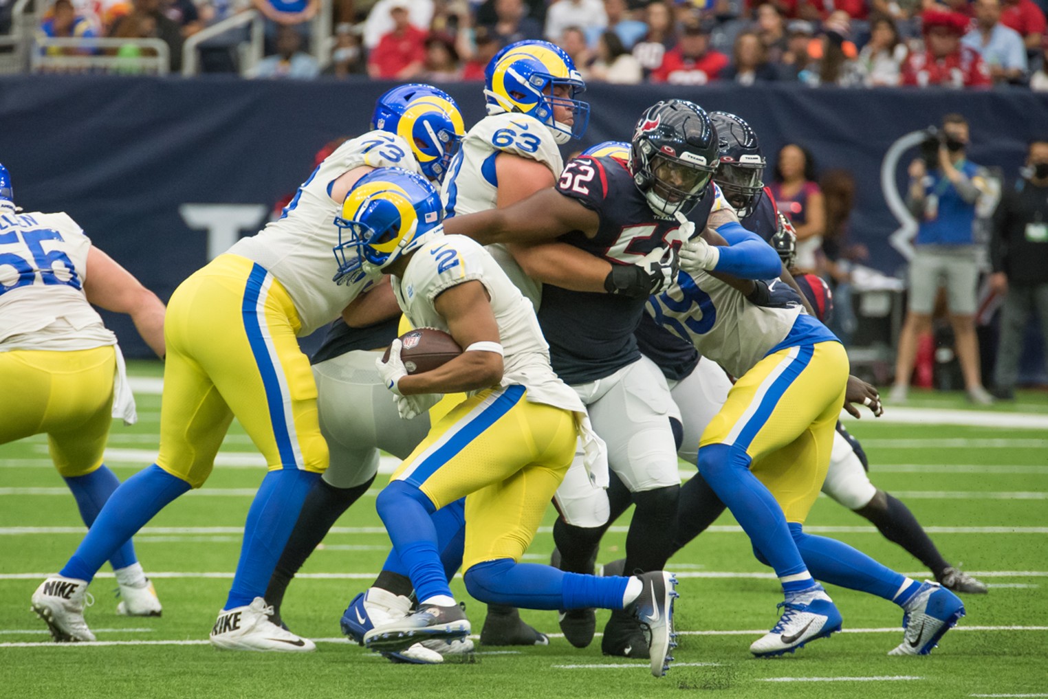 Rams Triumph Over Texans