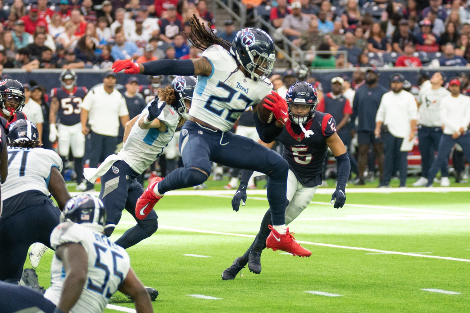 Derrick Henry shatters more records in fourth consecutive 200-yard, two TD  game vs. Texans