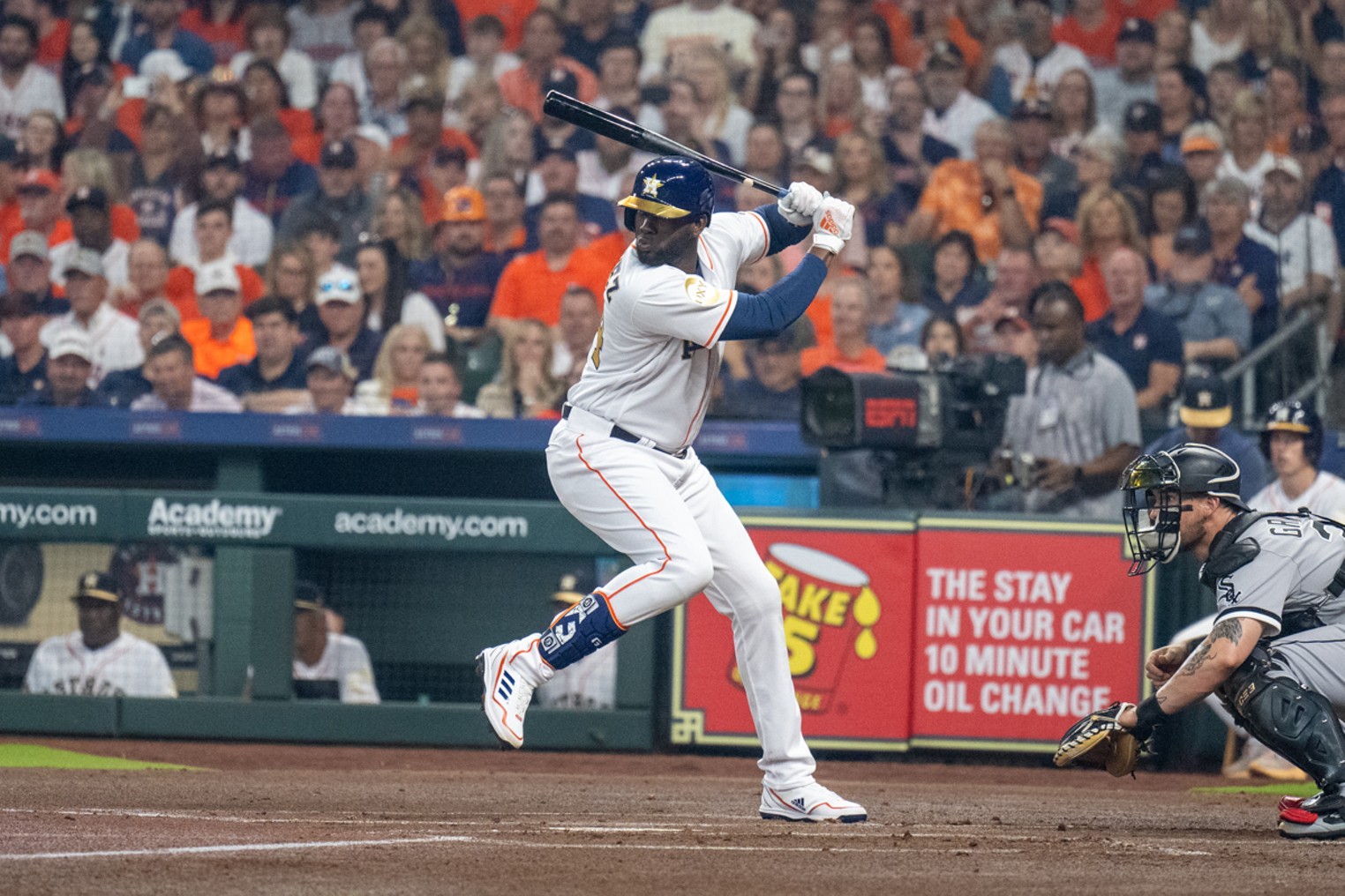 Jose Altuve scratched from Astros lineup due to left oblique discomfort