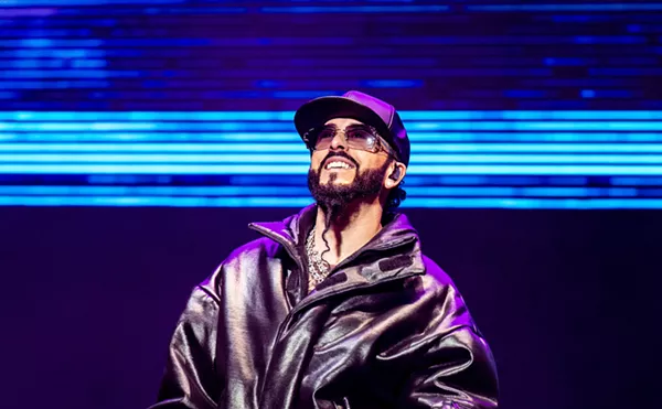 Image: Yandel - SINF&Oacute;NICO