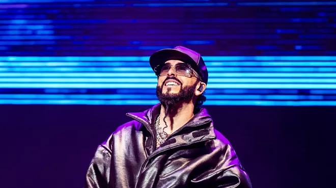 Image: Yandel - SINF&Oacute;NICO